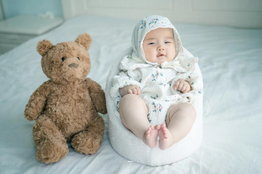 遵化市宝宝挠耳朵是怎么回事